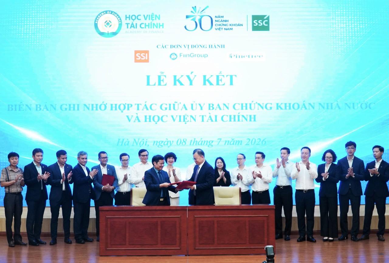 Ủy ban Chứng khoán Nhà nước hợp tác với các trường đại học lớn phát triển nguồn nhân lực cho thị trường chứng khoán Ủy ban Chứng khoán Nhà nước hợp tác với các trường đại học lớn phát triển nguồn nhân lực cho thị trường chứng khoán