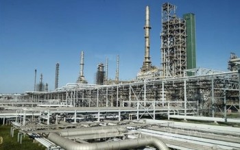 Ký Hợp đồng gói thầu hơn 988 triệu USD nâng cấp, mở rộng Lọc dầu Dung Quất