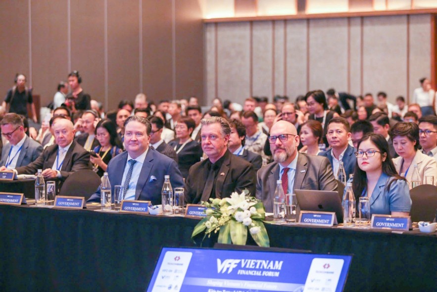 Phát triển Trung tâm Tài chính quốc tế tại Việt Nam: Những kiến tạo định hình chiến lược Phát triển Trung tâm Tài chính quốc tế tại Việt Nam: Những kiến tạo định hình chiến lược