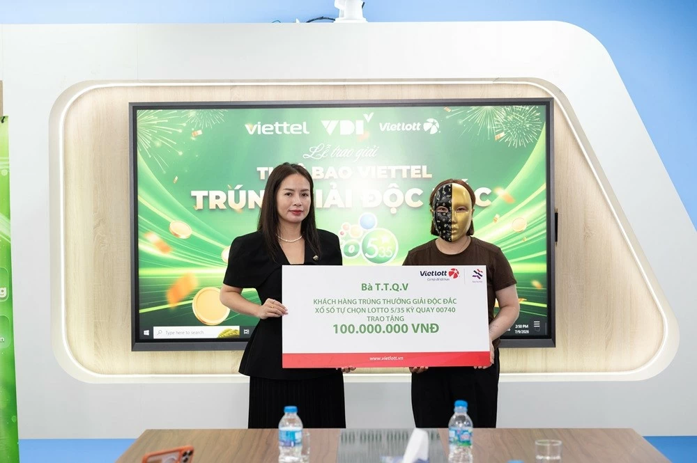 Lần đầu mua vé số trên Vietlott SMS, người phụ nữ tại Hưng Yên trúng giải độc đắc xổ số quay nhanh Lotto 5/35 hơn 6,6 tỷ đồng