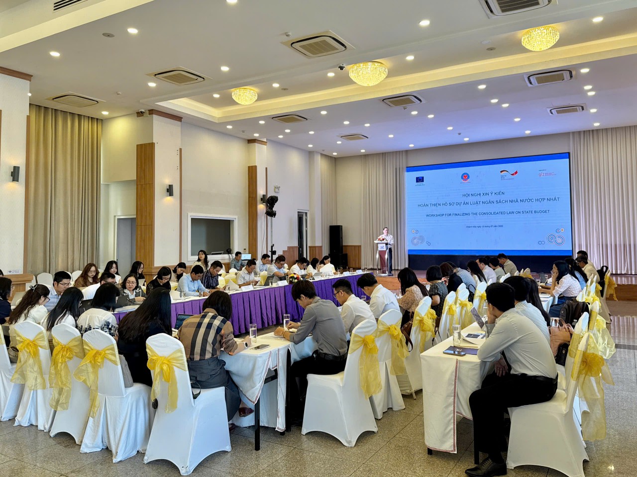 Bộ Tài chính tổ chức lấy ý kiến về dự án Luật Ngân sách nhà nước (hợp nhất) Bộ Tài chính tổ chức lấy ý kiến về dự án Luật Ngân sách nhà nước (hợp nhất)