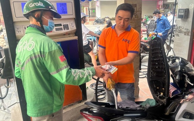 Hải quan hướng dẫn thực hiện chính sách kéo dài ưu đãi thuế đối với xăng dầu