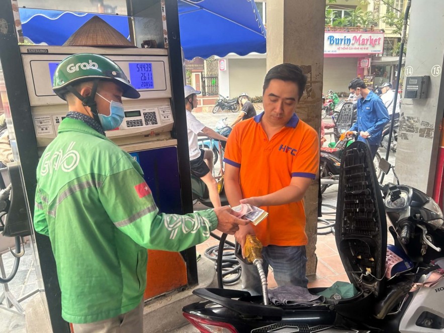 Hải quan hướng dẫn thực hiện chính sách kéo dài ưu đãi thuế đối với xăng dầu Hải quan hướng dẫn thực hiện chính sách kéo dài ưu đãi thuế đối với xăng dầu