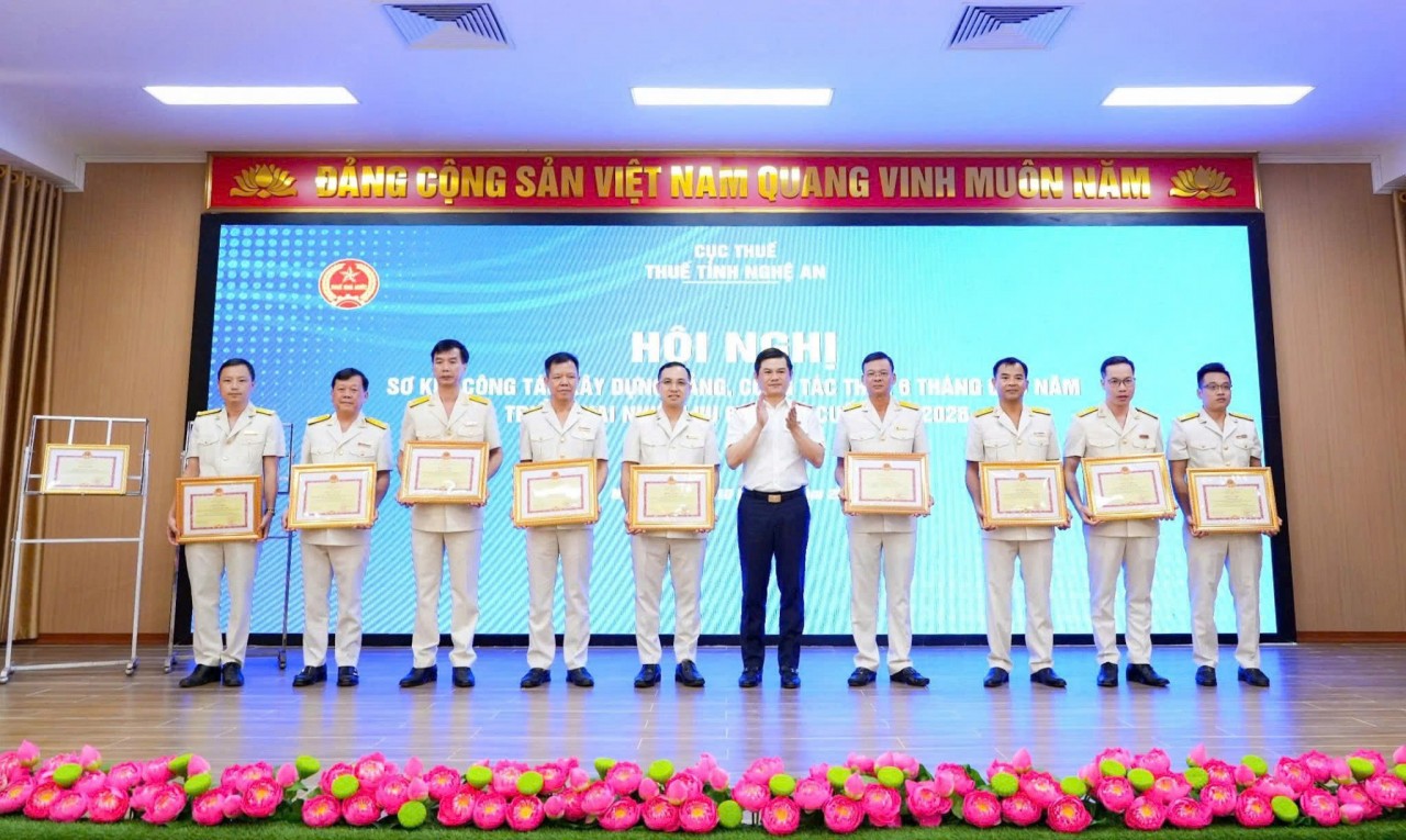 Thuế tỉnh Nghệ An thu ngân sách đạt 76% dự toán Thuế tỉnh Nghệ An thu ngân sách đạt 76% dự toán