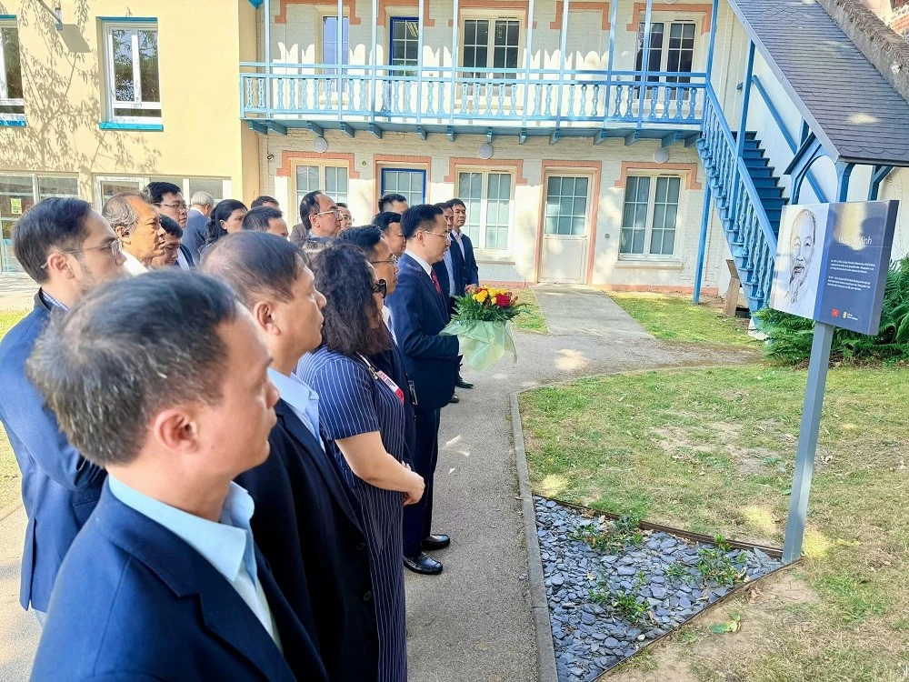 Vinachem mở rộng hợp tác với Pháp, thúc đẩy chuyển đổi xanh