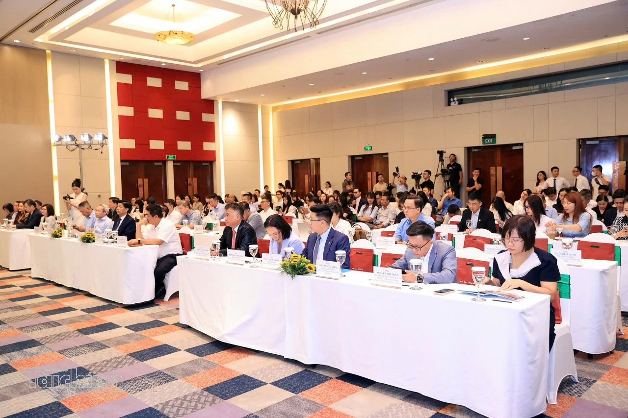 Tái cấu trúc các kênh dẫn vốn để tạo động lực tăng trưởng hai con số