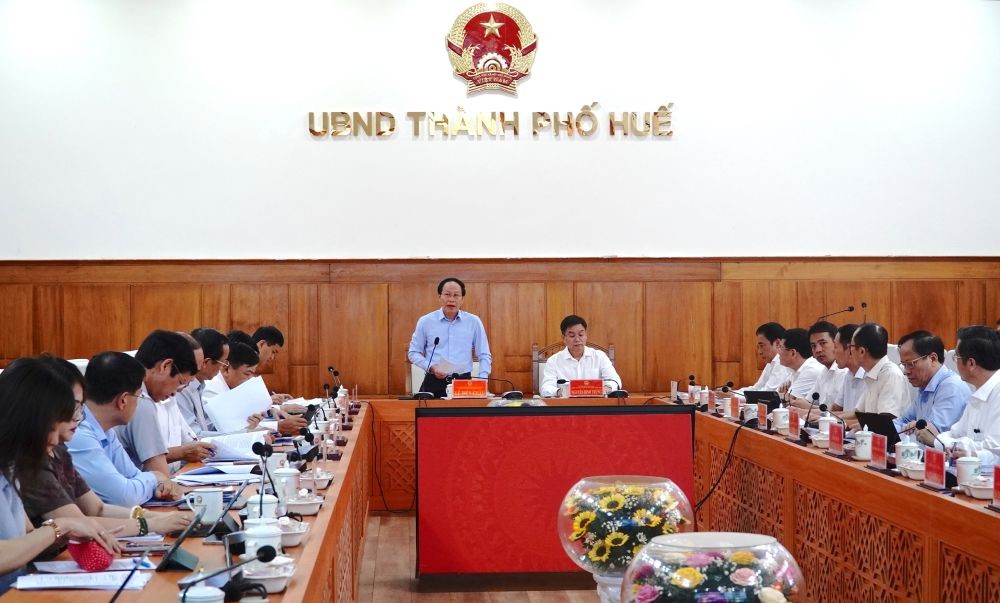 Phó Thủ tướng Lê Tiến Châu gợi mở nhiều vấn đề cần xử lý để Huế có thể đạt được tỷ lệ tăng trưởng GRDP trên 10% năm 2026 Phó Thủ tướng Lê Tiến Châu gợi mở nhiều vấn đề cần xử lý để Huế có thể đạt được tỷ lệ tăng trưởng GRDP trên 10% năm 2026