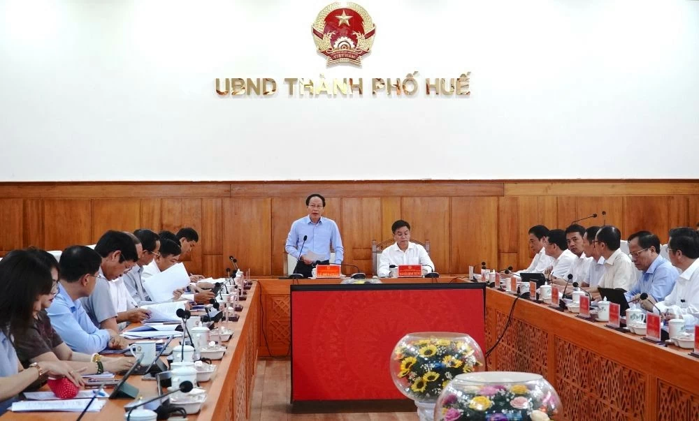 Phó Thủ tướng Lê Tiến Châu gợi mở nhiều vấn đề cần xử lý để Huế có thể đạt được tỷ lệ tăng trưởng GRDP trên 10% năm 2026