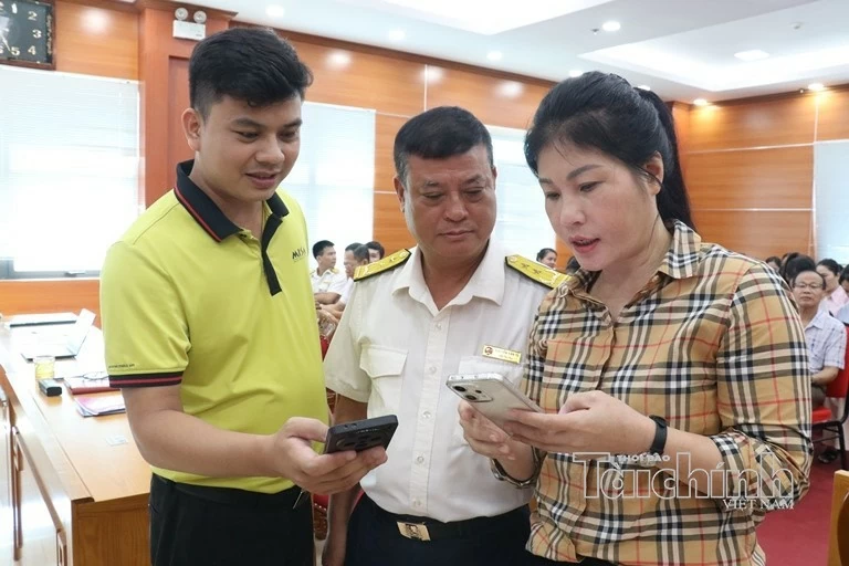 Người nộp thuế chủ động rà soát thông tin thu nhập trên eTax Mobile để bảo vệ quyền lợi của mình