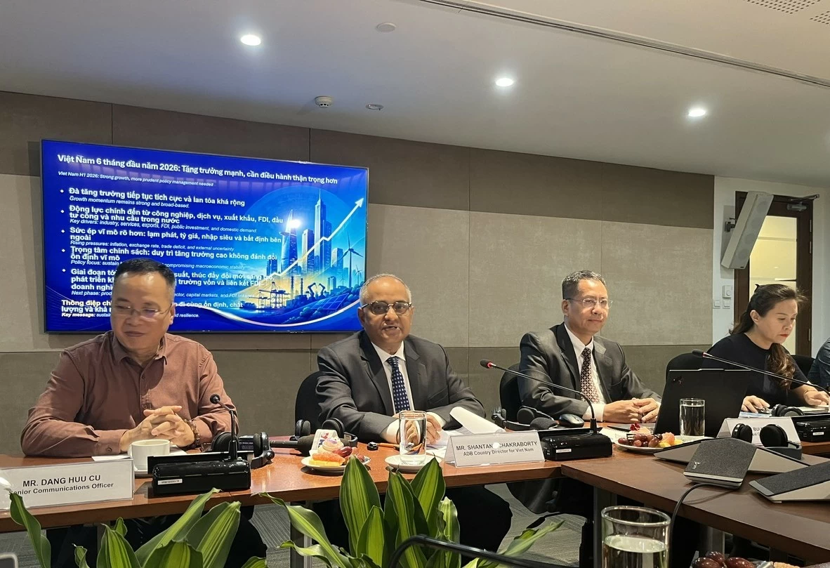 ADB: Giữ vững ổn định vĩ mô để duy trì tăng trưởng cao