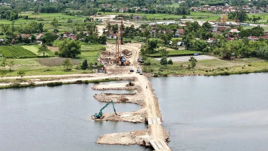 Đà Nẵng - Gia Lai, dẫn đầu thu ngân sách và giải ngân đầu tư công Đà Nẵng - Gia Lai, dẫn đầu thu ngân sách và giải ngân đầu tư công