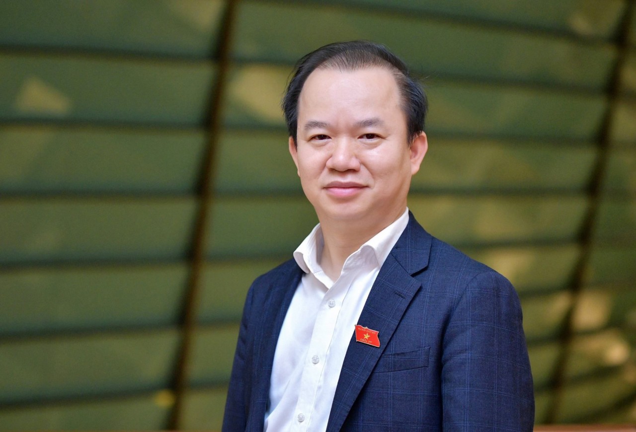 PGS.TS Bùi Hoài Sơn: “Đất nước Thiên hùng ca” khơi dậy niềm tự hào Việt Nam PGS.TS Bùi Hoài Sơn: “Đất nước Thiên hùng ca” khơi dậy niềm tự hào Việt Nam