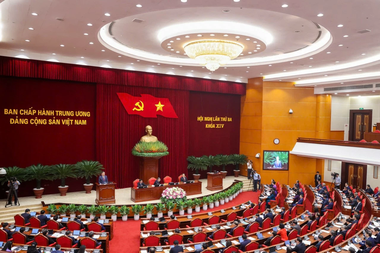 Thông cáo báo chí về ngày làm việc thứ nhất Hội nghị Trung ương 3 khoá XIV