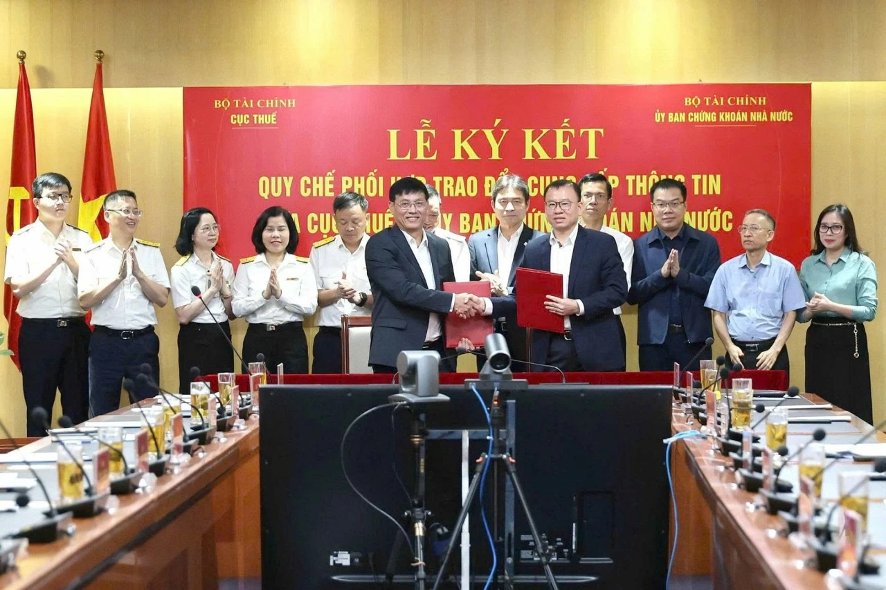 Cục Thuế và Ủy ban Chứng khoán Nhà nước ký kết Quy chế phối hợp trao đổi, cung cấp thông tin