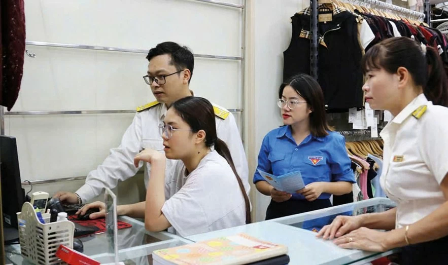 “Cầm tay chỉ việc” đưa chính sách thuế mới vào cuộc sống
