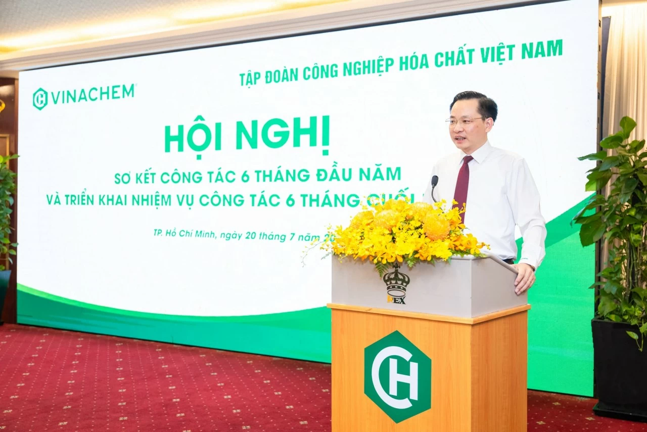 Vinachem hoàn thành tăng trưởng hai con số trong 6 tháng đầu năm, mở rộng định hướng công nghệ cao và hợp tác quốc tế