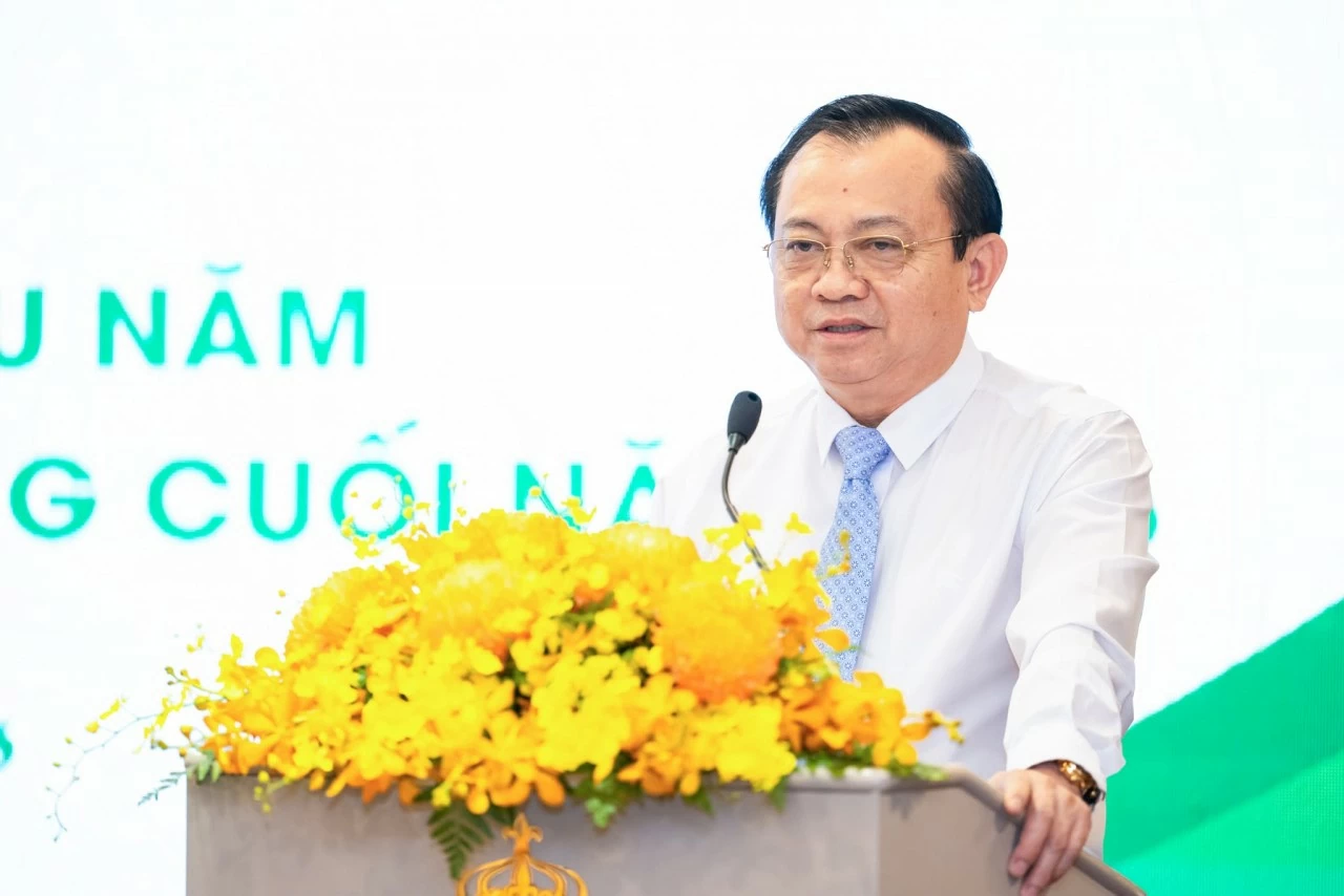 Vinachem hoàn thành tăng trưởng hai con số trong 6 tháng đầu năm, mở rộng định hướng công nghệ cao và hợp tác quốc tế