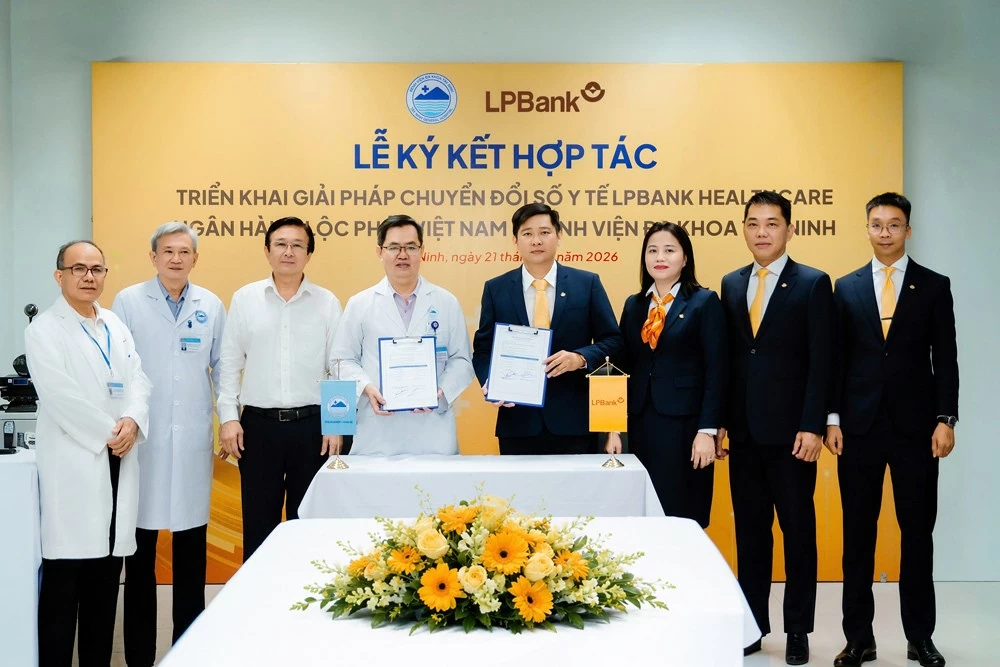 Bệnh viện Đa khoa Tây Ninh và LPBank ký kết biên bản bàn giao hệ thống Kiosk y tế thông minh Bệnh viện Đa khoa Tây Ninh và LPBank ký kết biên bản bàn giao hệ thống Kiosk y tế thông minh