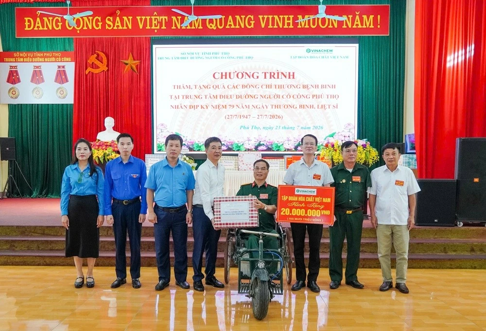 Vinachem đóng góp chăm lo người có công với cách mạng, lan tỏa truyền thống “Uống nước nhớ nguồn” Vinachem đóng góp chăm lo người có công với cách mạng, lan tỏa truyền thống “Uống nước nhớ nguồn”