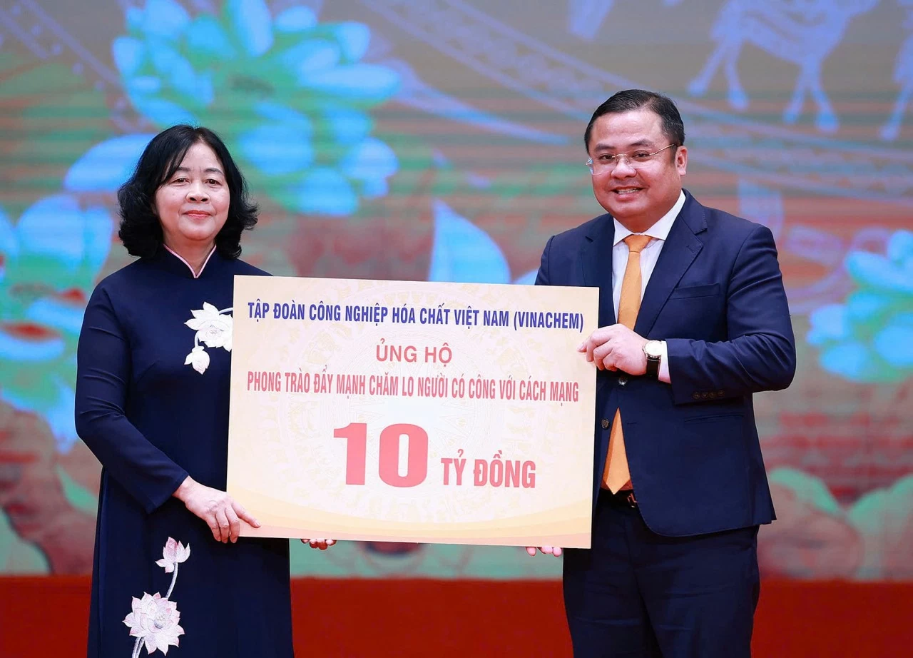 Vinachem đóng góp chăm lo người có công với cách mạng, lan tỏa truyền thống “Uống nước nhớ nguồn” Vinachem đóng góp chăm lo người có công với cách mạng, lan tỏa truyền thống “Uống nước nhớ nguồn”