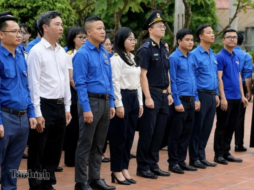 Tuổi trẻ Bộ Tài chính thắp sáng ngọn lửa tri ân các Anh hùng Liệt sĩ