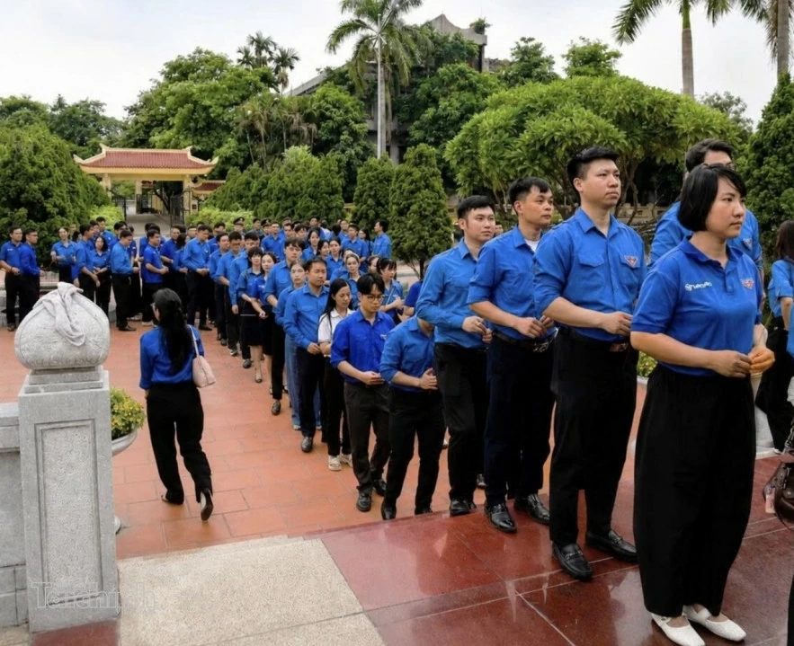 Tuổi trẻ Bộ Tài chính thắp sáng ngọn lửa tri ân các Anh hùng Liệt sĩ