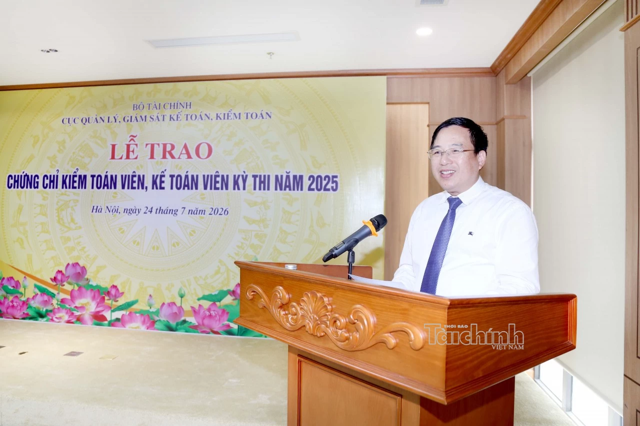 Bộ Tài chính tổ chức trao Chứng chỉ kiểm toán viên, kế toán viên kỳ thi năm 2025