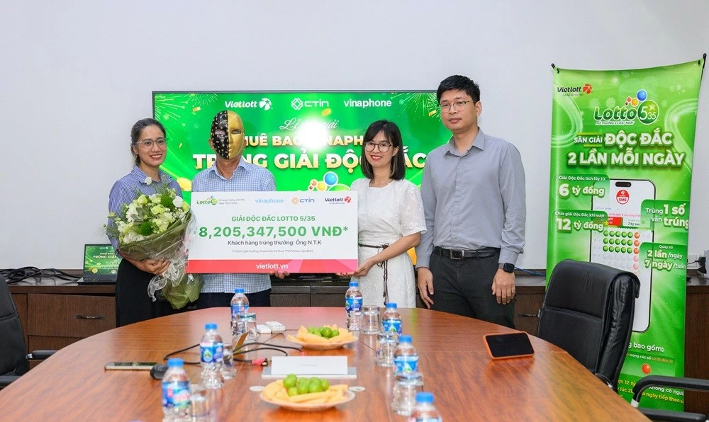 Cựu quân nhân tại Cần Thơ nhận tin trúng độc đắc xổ số quay nhanh Lotto 5/35 hơn 8,2 tỷ đồng khi đang làm vườn Cựu quân nhân tại Cần Thơ nhận tin trúng độc đắc xổ số quay nhanh Lotto 5/35 hơn 8,2 tỷ đồng khi đang làm vườn
