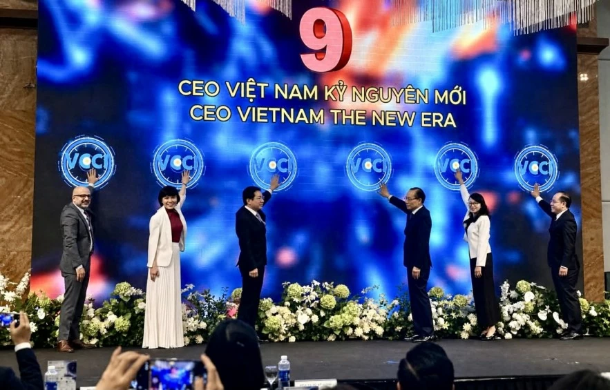 Khởi động chương trình đào tạo 10.000 CEO, nâng tầm lãnh đạo doanh nghiệp Việt Khởi động chương trình đào tạo 10.000 CEO, nâng tầm lãnh đạo doanh nghiệp Việt