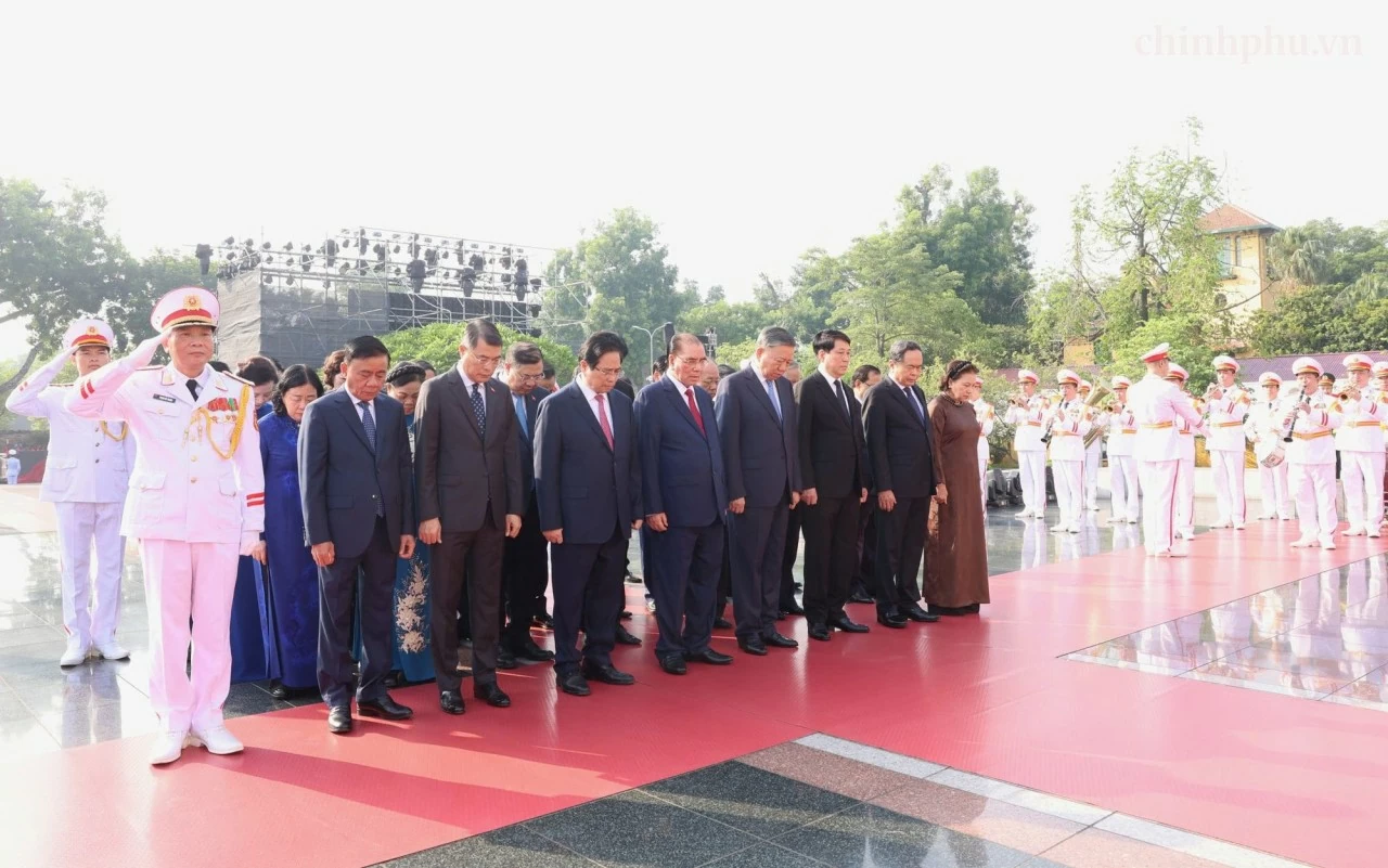 79 năm Ngày Thương binh-Liệt sĩ: Lãnh đạo Đảng, Nhà nước tưởng niệm các Anh hùng liệt sĩ và viếng Chủ tịch Hồ Chí Minh 79 năm Ngày Thương binh-Liệt sĩ: Lãnh đạo Đảng, Nhà nước tưởng niệm các Anh hùng liệt sĩ và viếng Chủ tịch Hồ Chí Minh