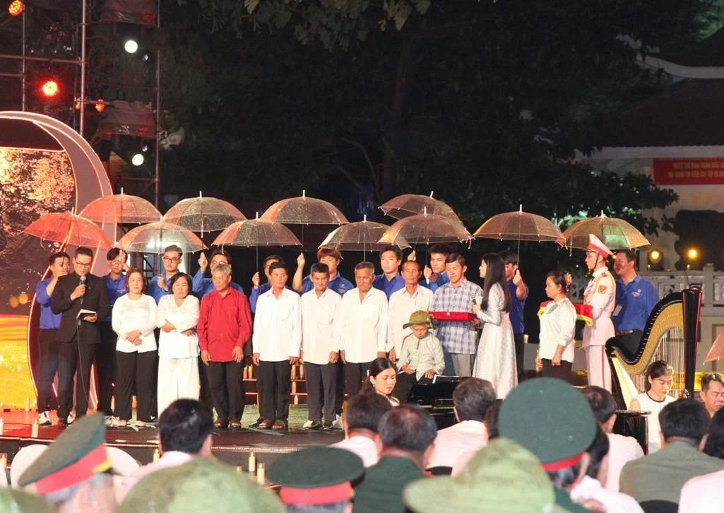 TRỰC TIẾP: Cầu truyền hình ‘Đi tìm đồng đội - Sao sáng dẫn đường’