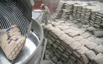 Doanh nghiệp vật liệu xây dựng phân hóa lợi nhuận giữa sóng đầu tư công