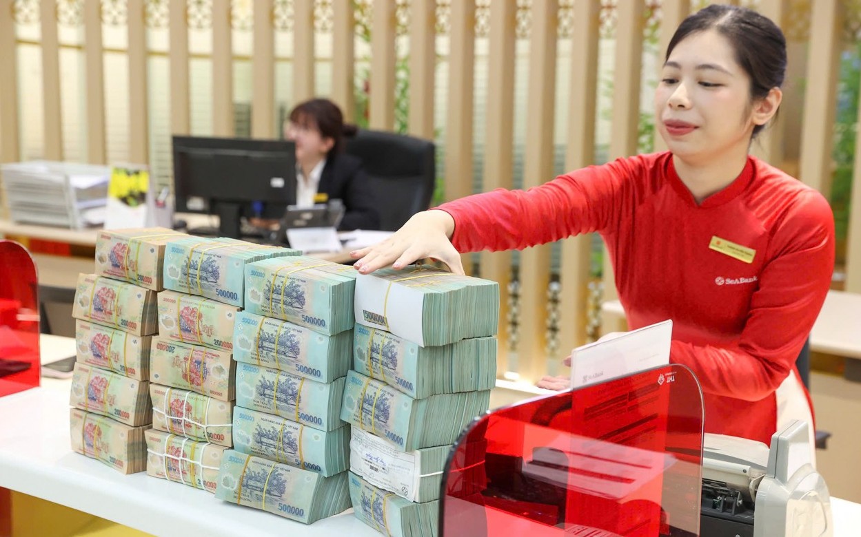 Lãi suất vay mua nhà "neo" hai con số, kỳ vọng hạ nhiệt không dễ