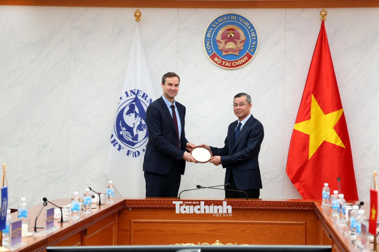 Bộ trưởng Ngô Văn Tuấn tiếp Trưởng Đại diện đương nhiệm và kế nhiệm của IMF: Cam kết hợp tác, kiên định mục tiêu tăng trưởng bền vững