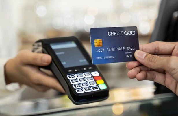 Ngân hàng Nhà nước cảnh báo tình trạng đánh tráo chip thẻ, yêu cầu minh bạch phí thẻ tín dụng