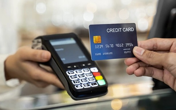 Ngân hàng Nhà nước cảnh báo tình trạng đánh tráo chip thẻ, yêu cầu minh bạch phí thẻ tín dụng