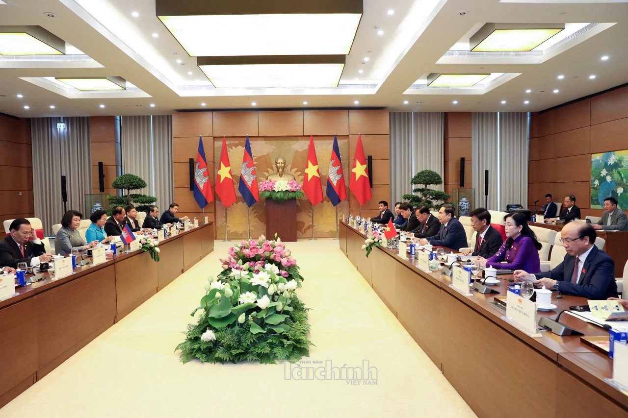 Chủ tịch Quốc hội Trần Thanh Mẫn chủ trì Lễ đón và Hội đàm với Chủ tịch Quốc hội Campuchia Samdech Khuon Sudary