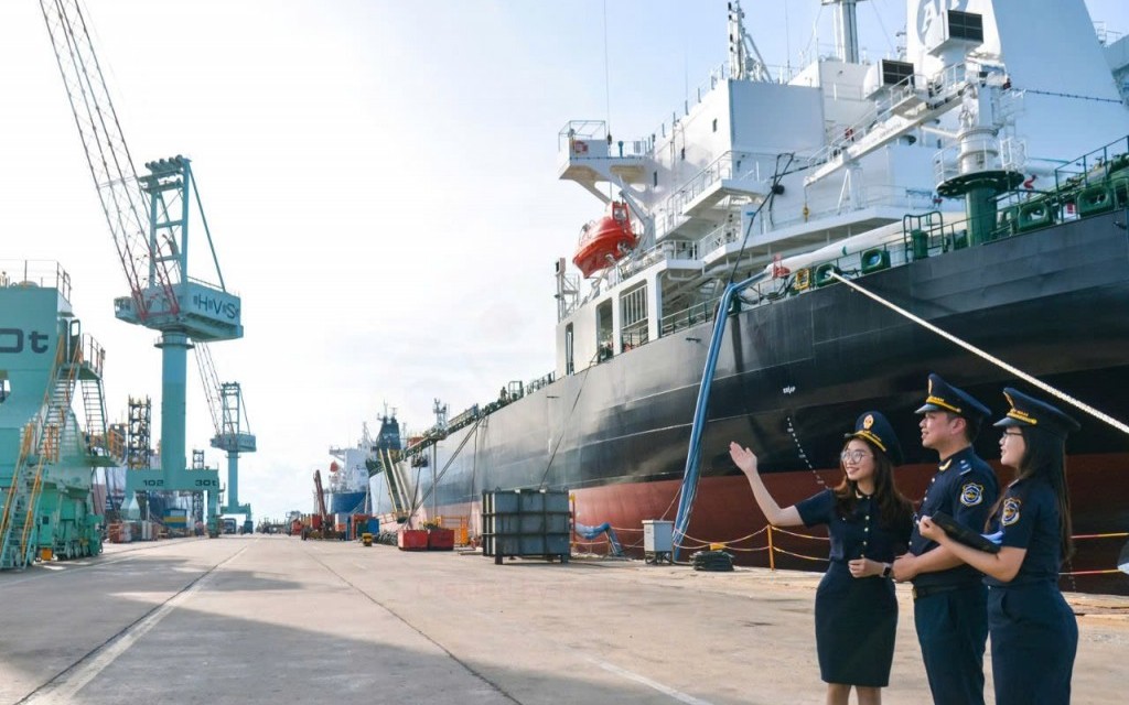 Nhập khẩu nguyên liệu tăng trong tháng 7, Hải quan cảng Nha Trang thu ngân sách hơn 62 tỷ đồng