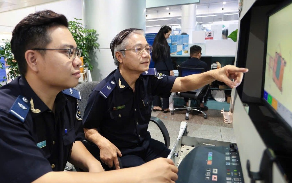 Kim ngạch nhập khẩu qua sân bay Tân Sơn Nhất tăng 22%, xuất khẩu gặp khó