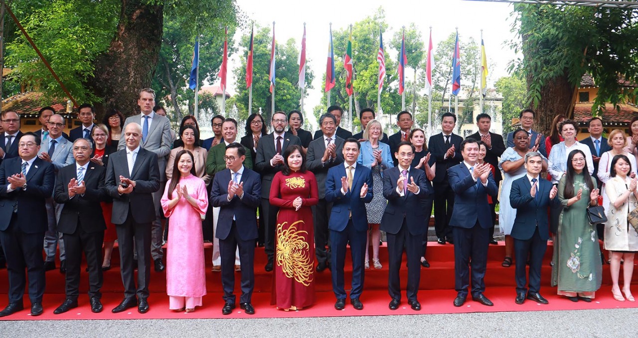 Việt Nam khẳng định cam kết gắn bó và phát triển cùng ASEAN