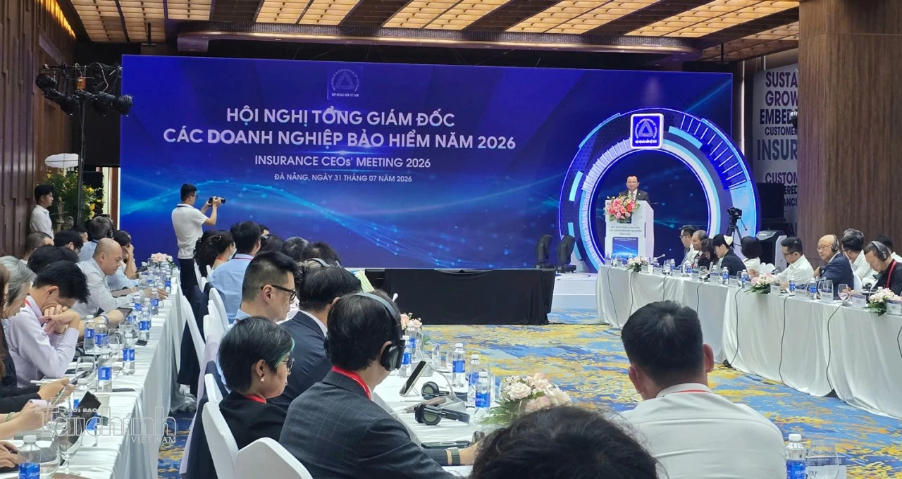 Thứ trưởng Lê Tấn Cận: Thị trường bảo hiểm Việt Nam cần chuyển mạnh sang phát triển theo chiều sâu
