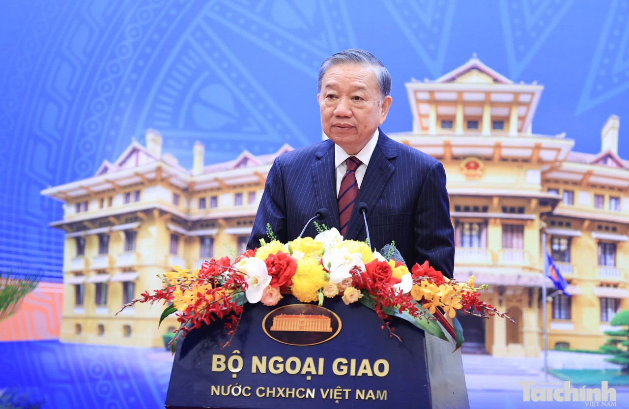 Đối ngoại phải đi trước một bước, mở đường cho phát triển Đối ngoại phải đi trước một bước, mở đường cho phát triển