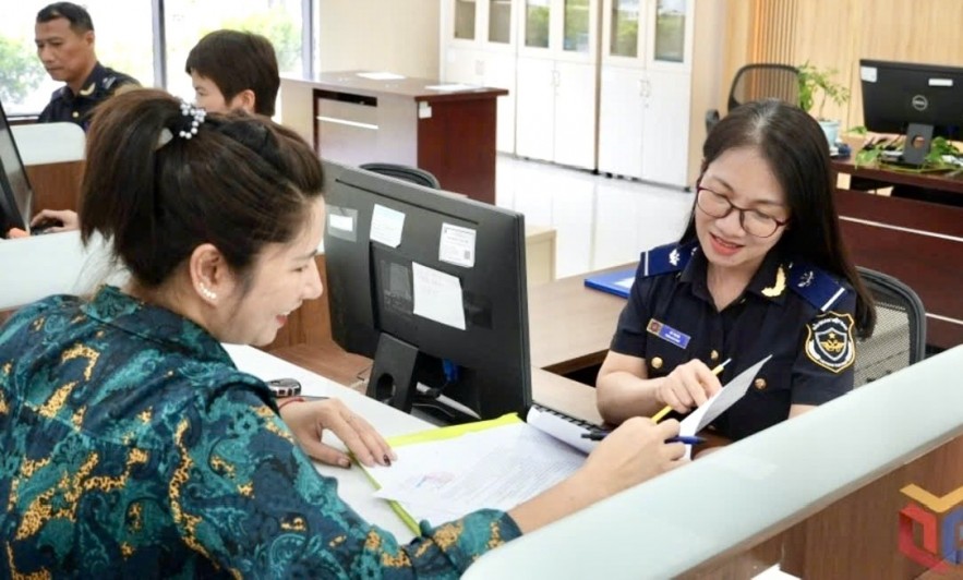 Hải quan hướng dẫn về thuế tiêu thụ đặc biệt đối với hàng bán vào khu phi thuế quan Hải quan hướng dẫn thuế TTĐB đối với hàng bán vào khu phi thuế quan