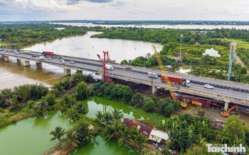 Tiếp tục hoàn thiện cơ chế phân cấp, tạo thêm dư địa chủ động cho địa phương trong phân bổ nguồn lực