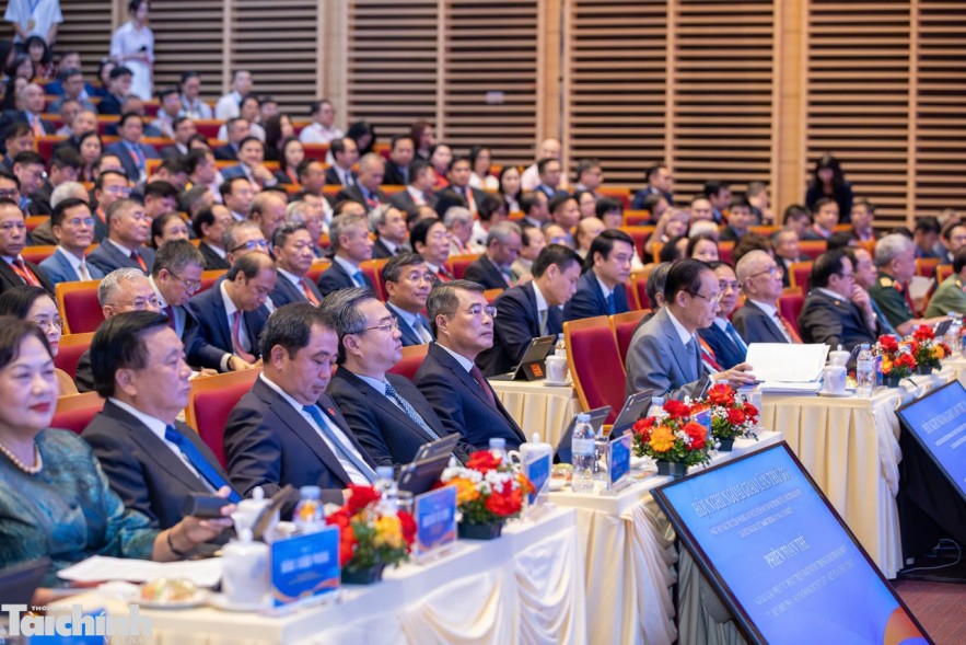 Thủ tướng Chính phủ Lê Minh Hưng dự và phát biểu chỉ đạo tại phiên toàn thể Hội nghị Ngoại giao lần thứ 33