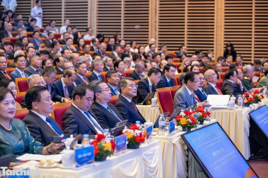 Thủ tướng Chính phủ Lê Minh Hưng dự và phát biểu chỉ đạo tại phiên toàn thể Hội nghị Ngoại giao lần thứ 33