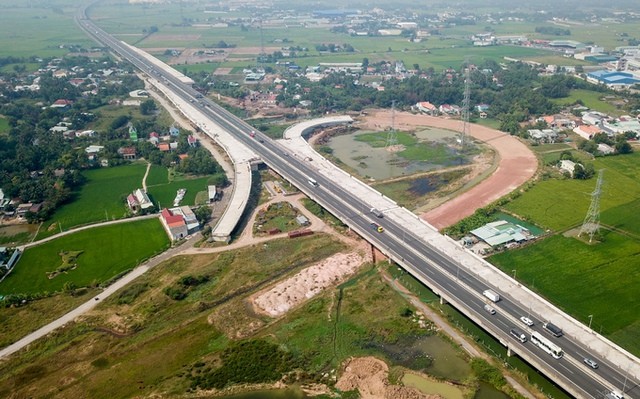 Giải ngân các dự án giao thông trọng điểm đạt hơn 77.000 tỷ đồng Giải ngân các dự án giao thông trọng điểm đạt hơn 77.000 tỷ đồng