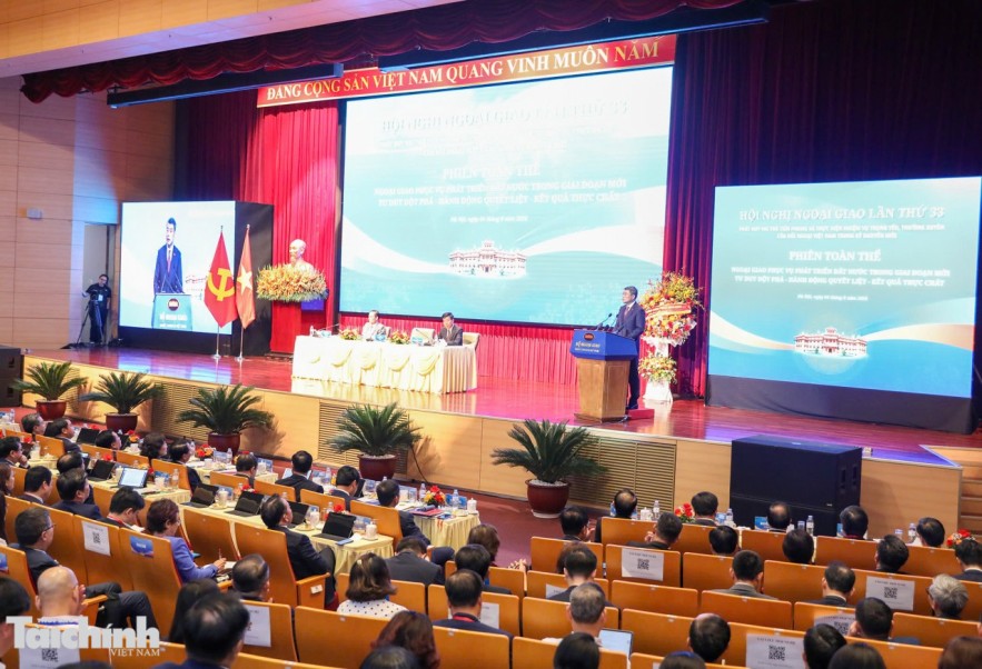 Ngoại giao phục vụ phát triển: Lấy kết quả thực chất làm thước đo Ngoại giao phục vụ phát triển: Lấy kết quả thực chất làm thước đo