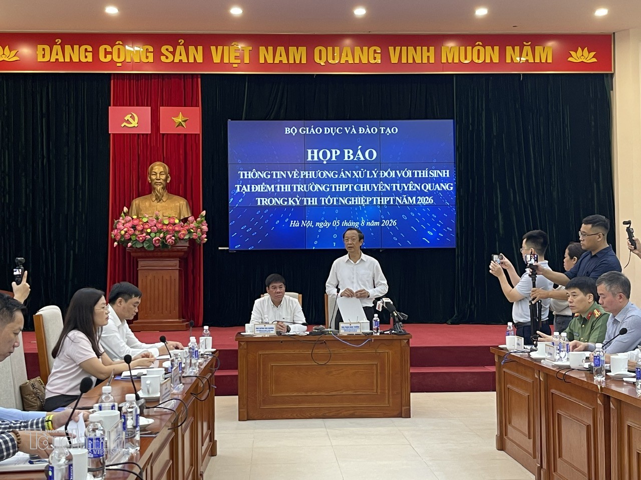 Hủy kết quả thi tại điểm thi chuyên Tuyên Quang, tổ chức thi lại ngày 14 - 15/8 Hủy kết quả thi tại điểm thi chuyên Tuyên Quang, tổ chức thi lại ngày 14 - 15/8