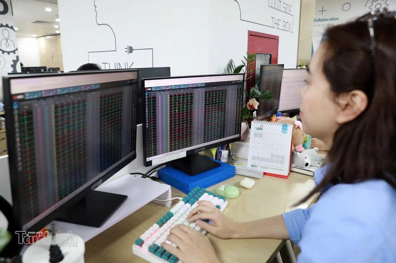 Chứng khoán ngày 6/8: Dòng tiền phân hóa, VN-Index điều chỉnh phiên thứ hai liên tiếp